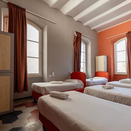 Borgo Ripa Urban Travel Hostel โรม ภายนอก รูปภาพ
