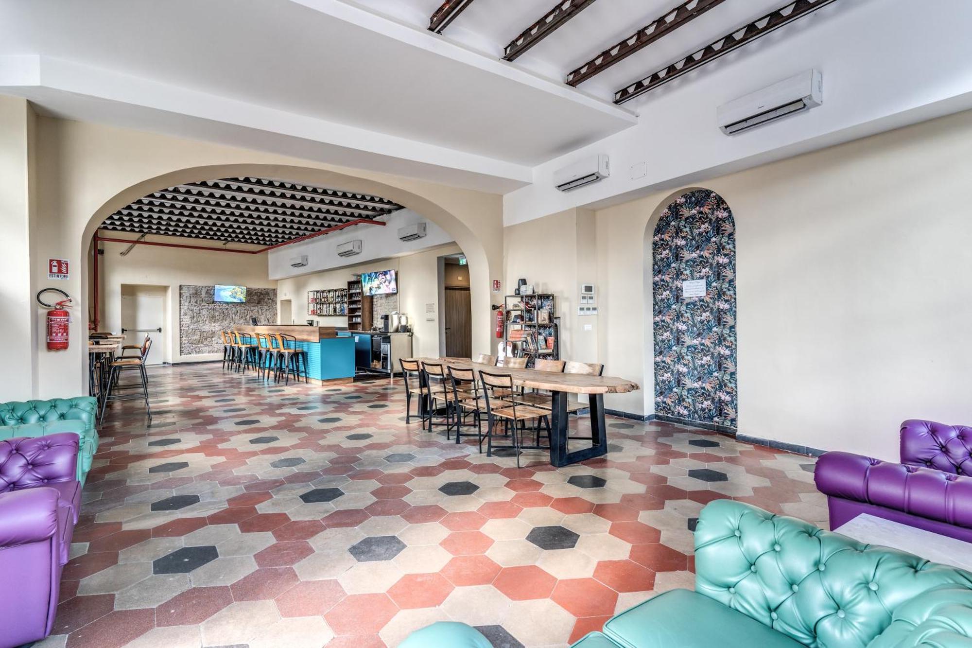 Borgo Ripa Urban Travel Hostel โรม ภายนอก รูปภาพ