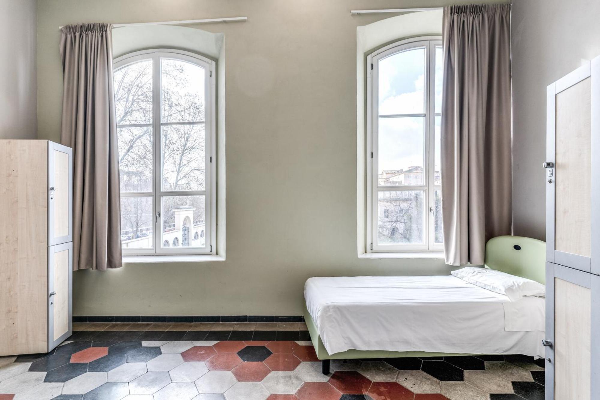 Borgo Ripa Urban Travel Hostel โรม ภายนอก รูปภาพ