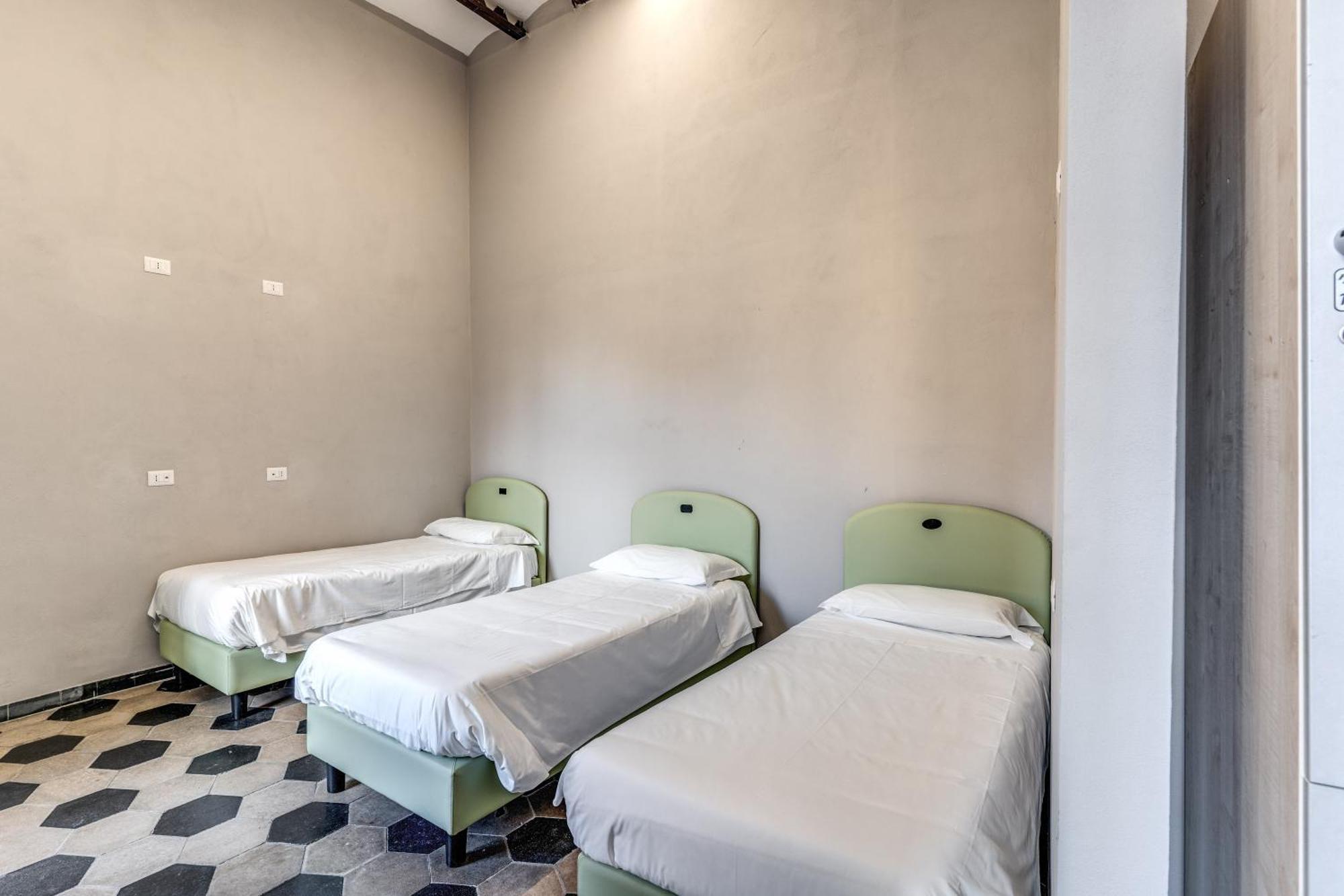 Borgo Ripa Urban Travel Hostel โรม ภายนอก รูปภาพ