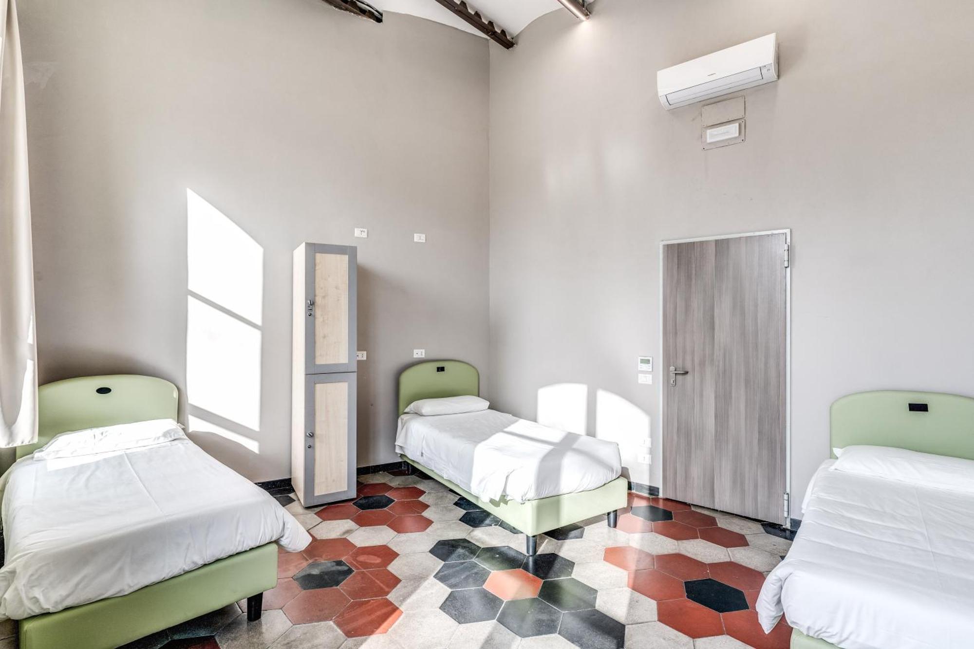 Borgo Ripa Urban Travel Hostel โรม ภายนอก รูปภาพ