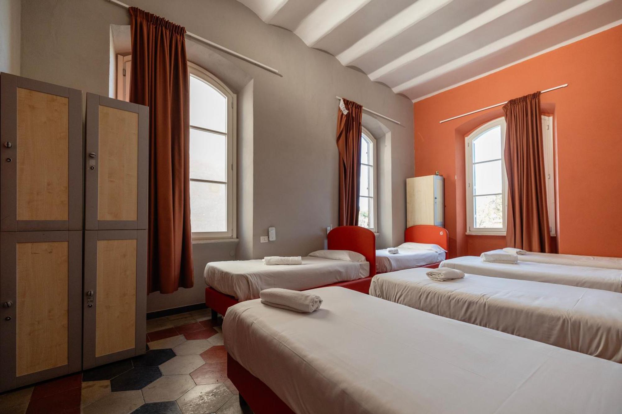 Borgo Ripa Urban Travel Hostel โรม ภายนอก รูปภาพ