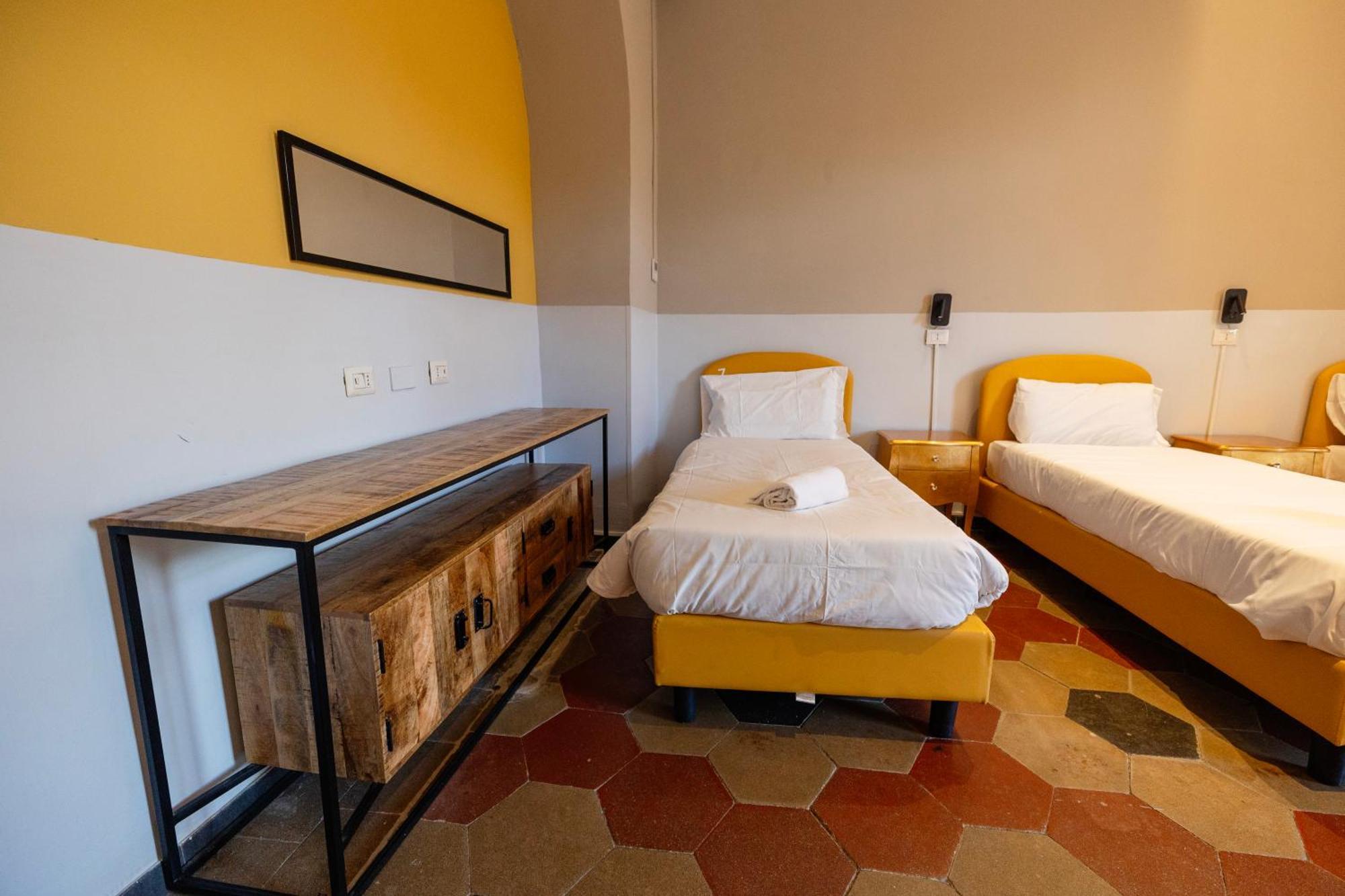 Borgo Ripa Urban Travel Hostel โรม ภายนอก รูปภาพ