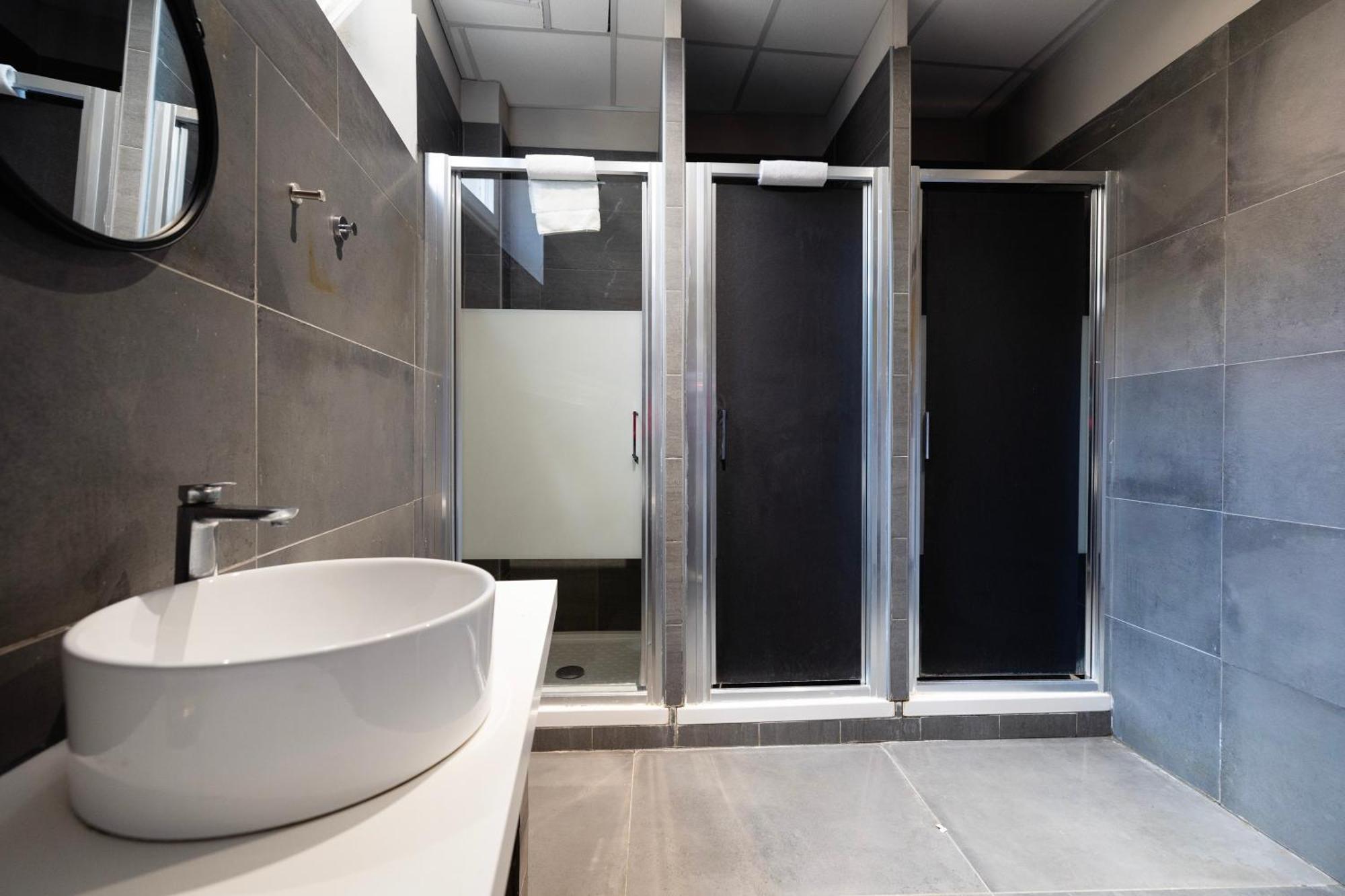 Borgo Ripa Urban Travel Hostel โรม ภายนอก รูปภาพ